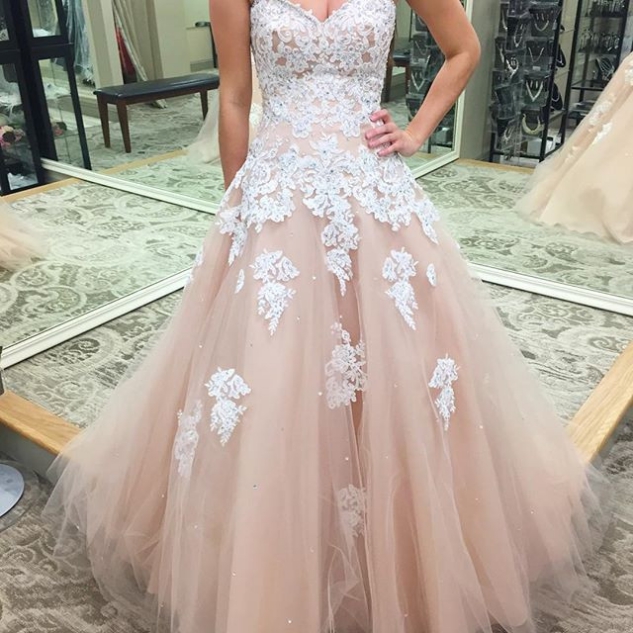 sweetheart tulle ball gown